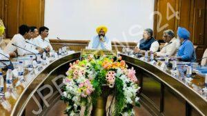 Read more about the article ਡੇਅਰੀ ਫਾਰਮਿੰਗ ‘ਚ ਸਹਿਕਾਰਤਾ ਲਹਿਰ ਨੂੰ ਮਜ਼ਬੂਤ ਕਰਨ ਦੀ ਸਮਰੱਥਾ: ਕੁਲਦੀਪ ਸਿੰਘ ਧਾਲੀਵਾਲ