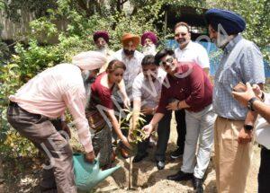 Read more about the article ਇੰਦਰਾ ਗਾਂਧੀ ਕੌਮਾਂਤਰੀ ਹਵਾਈ ਅੱਡੇ ਲਈ ਰੋਜ਼ਾਨਾ ਸੱਤ ਬੱਸਾਂ ਚੱਲਣਗੀਆਂ