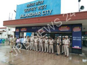 Read more about the article ਜਲੰਧਰ ਰੇਲਵੇ ਸਟੇਸ਼ਨ ਦੀ ਸੁਰੱਖਿਆ ਦੇ ਮੱਦੇਨਜ਼ਰ ਜਲੰਧਰ ਪੁਲਿਸ  ਦੇ ਆਲਾ ਅਫਸਰਾਂ ਨੇ ਕੀਤੀ ਚੈਕਿੰਗ