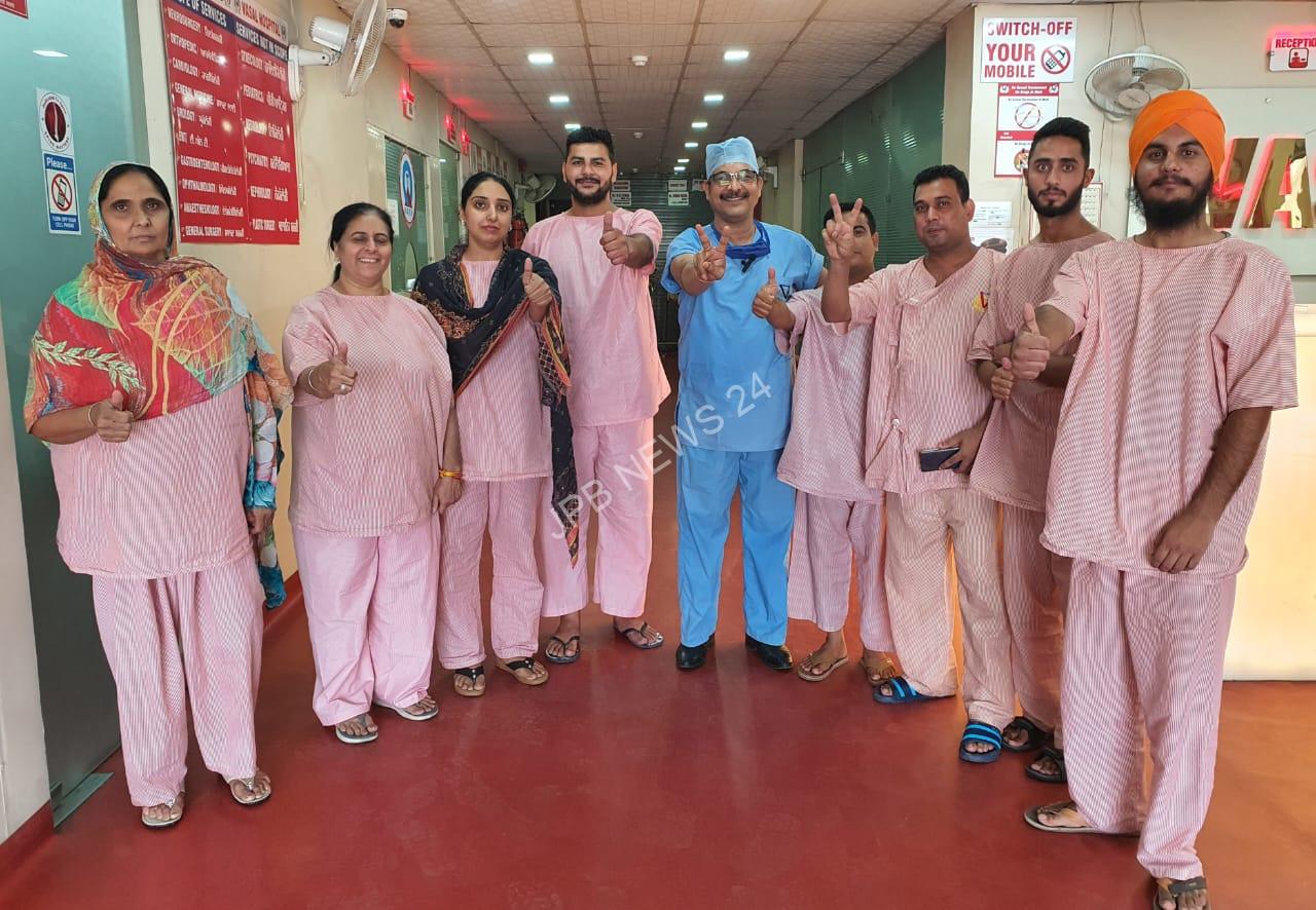 Read more about the article ਐਂਡੋਸਕੋਪਿਕ ਰੀੜ੍ਹ ਦੀ ਸਰਜਰੀ ਬਿਨਾਂ ਬੇਹੋਸ਼ ਕੀਤੇ ਕੀਤੀ ਜਾਂਦੀ ਹੈ: ਡਾ: ਤ੍ਰਿਵੇਦੀ