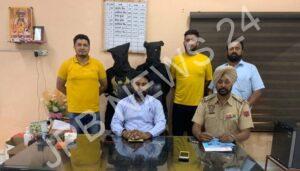 Read more about the article ਪੁਲਿਸ ਨੇ 100 ਗ੍ਰਾਮ ਹੈਰੋਇਨ ਸਣੇ 2 ਦੋਸ਼ੀ ਕੀਤੇ ਗਿਰਫ਼ਤਾਰ