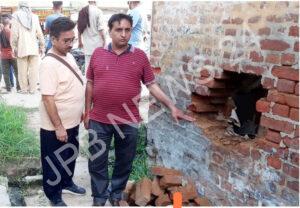 Read more about the article ਸੁਨਿਆਰੇ ਦੀ ਦੁਕਾਨ ਤੋਂ ਲੱਖਾਂ ਦੀ ਚਾਦੀੰ ਕੀਤੀ ਚੋਰੀ, ਕੰਧ ਪਾੜ ਕੇ ਚੋਰੀ ਦੀ ਵਾਰਦਾਤ ਨੂੰ ਦਿੱਤਾ ਅੰਜਾਮ