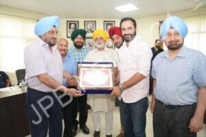 Read more about the article ਮੀਤ ਹੇਅਰ ਨੇ ਪੰਜਾਬ ਨੂੰ ਖੇਡਾਂ ਵਿੱਚ ਮੋਹਰੀ ਸੂਬਾ ਬਣਾਉਣ ਲਈ ਖੇਡ ਵਿਭਾਗ ਤੇ ਖੇਡ ਐਸੋਸੀਏਸ਼ਨਾਂ ਨੂੰ ਮਿਲ ਕੇ ਚੱਲਣ ਦਾ ਸੱਦਾ ਦਿੱਤਾ 