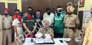 Read more about the article थाना रामामंडी की पुलिस ने सात लोगों को किया गिरफ्तार, गाड़ी में बैठकर पी रहे थे हेरोइन