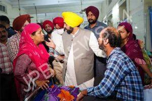 Read more about the article ਵੱਡੀ ਖ਼ਬਰ: CM ਮਾਨ ਨੇ ਰਜਿੰਦਰਾ ਹਸਪਤਾਲ ‘ਚ ਮਾਰਿਆ ਛਾਪਾ
