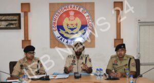 Read more about the article ਪੁਲਿਸ ਕਮਿਸ਼ਨਰ ਜਲੰਧਰ ਗੁਰਸ਼ਰਨ ਸਿੰਘ ਸੰਧੂ ਨੇ ਥਾਨਾਂ ਮੁੱਖੀਆਂ ਨਾਲ ਕੀਤੀ ਵਿਸ਼ੇਸ਼ ਬੈਠਕ