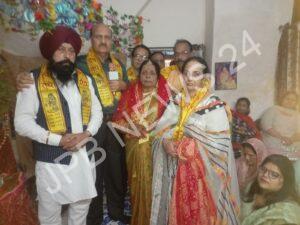 Read more about the article ਇਲਾਕਾ ਬਸਤੀ-ਗੁਜ਼ਾਂ ਵਿਖੇ ਮਾਤਾ ਤੁਲਸਾ ਦੇ ਵਿਆਹ ਸਬੰਧੀ ਨਿਕਲੀ ਬਰਾਤ – ਭਾਟੀਆ ਦੰਪਤੀ ਨੇ ਲਵਾਈ ਹਾਜ਼ਰੀ