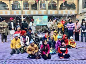 Read more about the article ਧੰਨ ਧੰਨ ਮਾਤਾ ਗੁਜਰੀ ਸੇਵਾ ਸੋਸਾਇਟੀ ਵੱਲੋਂ ਪੂਰਨਮਾਸ਼ੀ ਦੇ ਮੌਕੇ ਤੇ ਗੁਰਦੁਆਰਾ ਸਿੰਘ ਸਭਾ ਬਸਤੀ ਗੁਜ਼ਾਂ ਵਿਖੇ ਵਿਖਾਈ ਗਈ ਧਾਰਮਿਕ ਫਿਲਮ