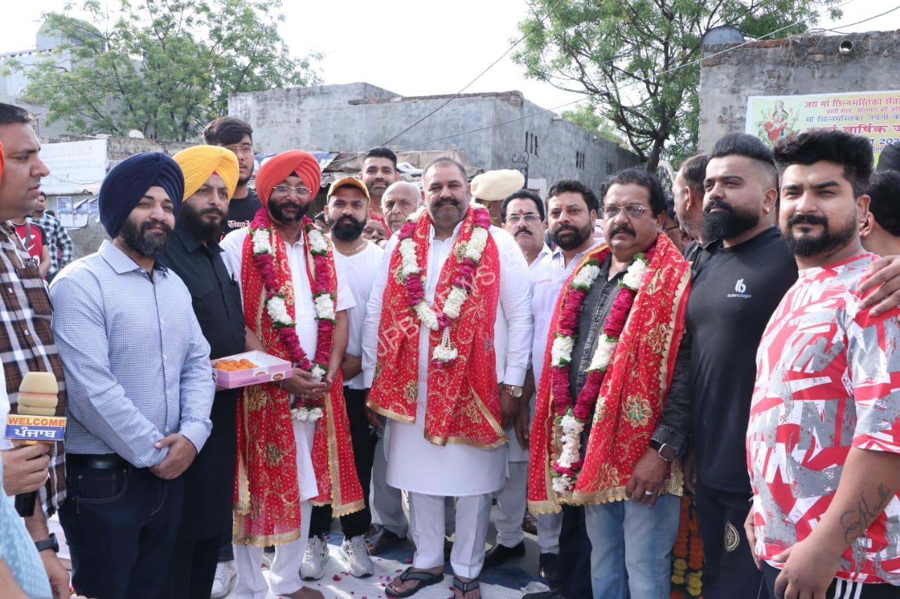 Read more about the article ਸੁਸ਼ੀਲ ਰਿੰਕੂ ਦੇ MP ਬਣਨ ਤੇ ਮਨਜੀਤ ਸਿੰਘ ਟੀਟੂ ਵਲੋਂ 11 ਬੱਸਾਂ ਦਾ ਕਾਫ਼ਲਾ ਮਾਤਾ ਚਿੰਤਪੁਰਨੀ ਦੇ ਦਰਸ਼ਨਾਂ ਲਈ ਰਵਾਨਾ