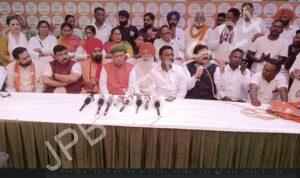 Read more about the article श्री वाल्मीकि तीर्थ के संत नछत्तर नाथ शेरगिल ने श्रद्धालुओं सहित दिया भाजपा को समर्थन