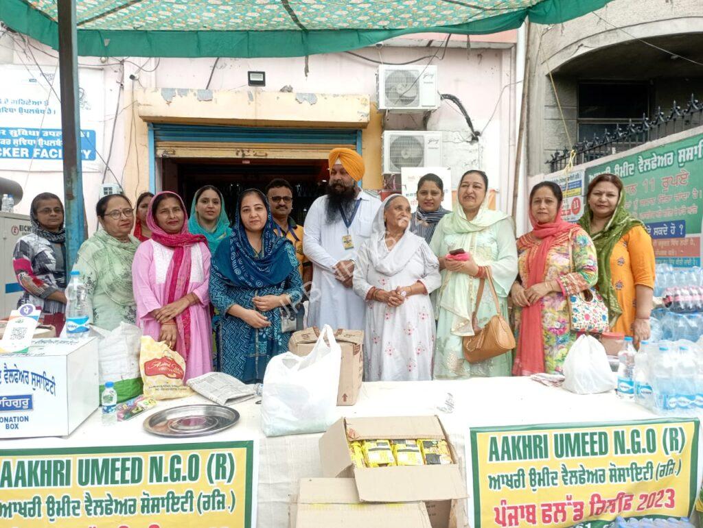 In the 11 Prasad appeal, Jalandhar residents sent 11000 Prasad for the flood victims.