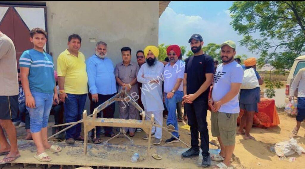 Former Senior Deputy Mayor Kamaljit Singh Bhatia arrived with his team to serve the people of Shahkot and Lohia affected by floods.