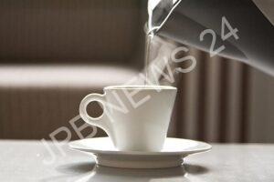 Read more about the article गर्म पानी पीने के फायदे – Benefits of drinking hot water