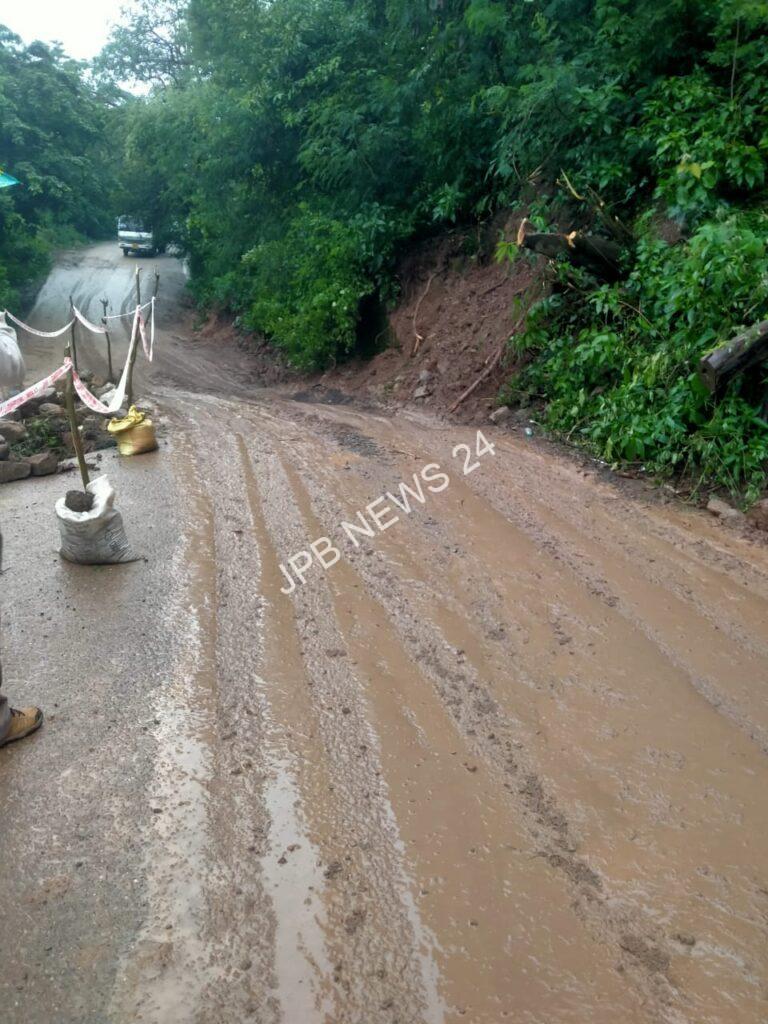 Pathankot-Dalhoji road is completely closed for heavy vehicles till 6 am on 15 August due to debris falling from the hill near Dunera.