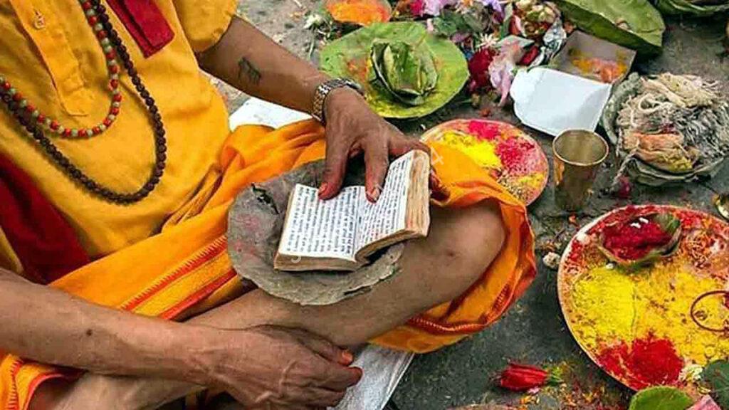 पितृ पक्ष के साथ, जानिए श्राद्ध पक्ष की महत्वपूर्ण तिथियां और पिंडदान की विधि - Along with pitru paksha, know the important dates of shraddha paksha and the method of pind daan.