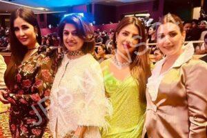 Read more about the article प्रियंका चोपड़ा वर्ल्ड प्लाजा लॉन्च इवेंट में अन्य मशहूर हस्तियों के साथ शामिल हुई – Priyanka chopra joins other celebrities at world plaza launch event