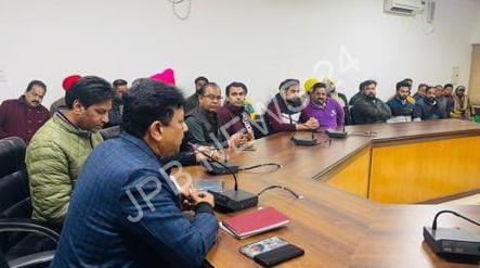 विधायक रमन अरोड़ा ने सर्कट हाऊस में डिपो होल्डर के साथ की मीटिंग - MLA raman arora held a meeting with the depot holder at circuit house.