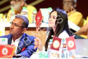 Read more about the article जब पंजाब किंग्स ने आईपीएल 2024 की नीलामी में गलत खिलाड़ी खरीदा, तो नीलामीकर्ता ने कहा – When punjab kings bought the wrong player in the IPL 2024 auction, the auctioneer said that