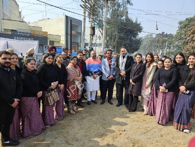 While inaugurating the beautification of masand chowk of model town, MP sushil rinku said that he advocates maintaining other squares of the city in the same manner