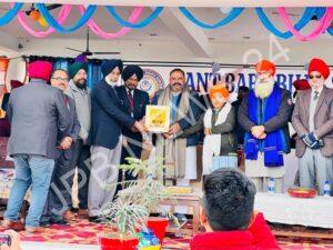 Read more about the article ਸੰਸਦ ਮੈਂਬਰ ਸੁਸ਼ੀਲ ਕੁਮਾਰ ਰਿੰਕੂ ਨੇ ਨੌਜਵਾਨਾਂ ਨੂੰ ਖੇਡਾਂ ਨਾਲ ਜੁੜਨ ਦਾ ਸੱਦਾ ਦਿੱਤਾ