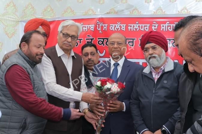 Ramesh mittal chairman LPU inaugurated with his lotus flowers