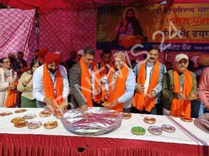 Read more about the article श्री गुरु रविदास महाराज के प्रकट दिवस पर भारतीय स्टेट बैंक सिविल ब्रांच में लंगर लगाया गया। On the apparition day of sri guru ravidas maharaj, langar was organized at the state bank of India civil branch