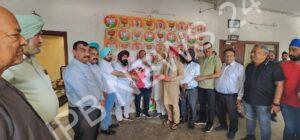 Read more about the article ਸਾਬਕਾ ਸੀਨੀਅਰ ਡਿਪਟੀ ਮੇਅਰ ਸਰਦਾਰ ਕਮਲਜੀਤ ਸਿੰਘ ਭਾਟੀਆ ਭਾਰਤੀ ਜਨਤਾ ਪਾਰਟੀ ਵਿੱਚ ਸ਼ਾਮਲ ਹੋ ਗਏ ਅਤੇ ਸੰਸਦ ਮੈਂਬਰ ਸ਼੍ਰੀ ਸ਼ਸ਼ੀਲ ਰਿੰਕੂ ਨੂੰ ਟਿਕਟ ਮਿਲਣ ‘ਤੇ ਵਧਾਈ ਦਿੱਤੀ।