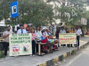 Read more about the article ਲਾਲੀ ਇੰਫੋਸਿਸ ਅਤੇ ਫਿਕਰ-ਏ-ਹੋਂਦ ਨੇ ਰਲ੍ਹ ਕੇ ਜਰੂਰਤ ਮੰਦ ਲੋਕਾਂ ਨੂੰ ਕੱਪੜੇ ਵੰਡੇ