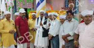 Read more about the article जालंधर वेस्ट का हल्का इंचार्ज लगने पर मोहिंदर भगत ने सतगुरु कबीर मुख्य मंदिर में नतमस्तक होकर आशीर्वाद लिया। After being given the charge of jalandhar west, mohinder bhagat bowed down and took blessings in the main temple of satguru kabir