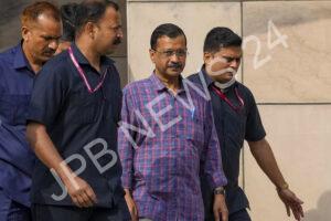 Read more about the article दिल्ली हाई कोर्ट ने अरविंद केजरीवाल के खिलाफ जनहित याचिका खारिज की, याचिकाकर्ता पर 75,000 रुपये का जुर्माना भी लगाया। Delhi high court dismisses PIL against arvind kejriwal, also fines rs75,000 on petitioner