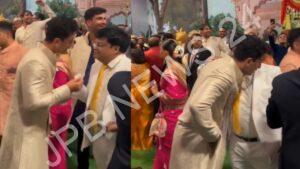 Read more about the article अनंत अंबानी और राधिका मर्चेंट की शादी में रणबीर कपूर को मिला बिजनेस कार्ड, प्रशंसको ने कहा – Ranbir kapoor got business card from anant ambani and radhika merchant wedding, fans said