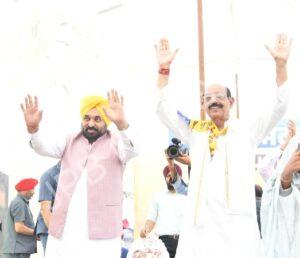 Read more about the article भगवान सब कुछ अच्छे के लिए करता है, भ्रष्टाचारी ने इस्तीफा दिया क्योंकि जालंधर वेस्ट को ईमानदार विधायक मिलना था : भगवंत मान – God does everything for good, the corrupt one resigned because jalandhar west had to get an honest mla: Bhagwant mann