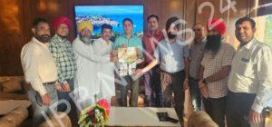 Read more about the article पंजाब सरकार के कैबिनेट मंत्री अमन अरोड़ा और MLA रमन अरोड़ा ने किए डिजिटल मीडिया एसोसिएशन (डीएमए) के आईडी कार्ड व व्हीकल स्टिकर रिलीज – Punjab government cabinet minister aman arora and mla raman arora released id cards and vehicle stickers of digital media association (DMA).