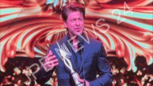 Read more about the article IIFA 2024 में शाहरुख खान ने जीता बेस्ट एक्टर का अवॉर्ड, दमदार परफॉर्मेंस से फिर बने दर्शकों के चहेते – Shahrukh khan won the best actor award at IIFA 2024, became the audience’s favorite again with his powerful performance