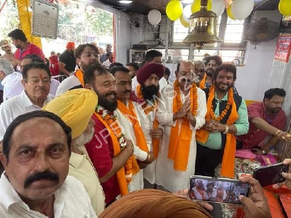 Sardar kamaljit singh bhatia along with his companions attended the fair of shri siddh baba sodhal ji and received honours from various organisations