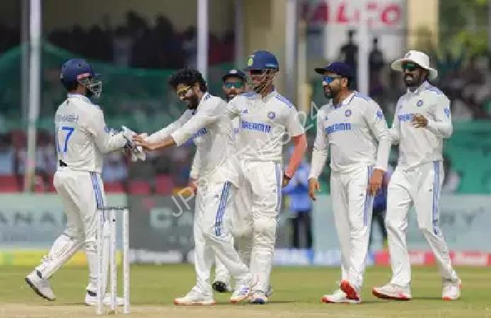 भारत ने बांग्लादेश को 146 रनों पर समेटा, जीत के लिए 95 रनों का लक्ष्य - India bowled out bangladesh for 146 runs, setting a target of 95 runs to win