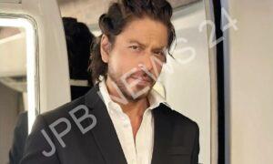 Read more about the article शाहरुख खान ने जन्मदिन की शुभकामनाओं का दिल खोलकर मुस्कुराकर जवाब दिया – Shah rukh khan responds to birthday wishes with a heartfelt smile