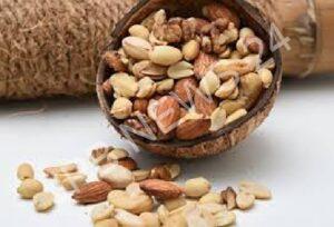 Read more about the article जानिए सर्दियों के मौसम में रोग प्रतिरोधक क्षमता बढ़ाने के लिए 8 मेवे और बीज – Know 8 nuts and seeds to boost immunity in winter season