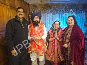 Read more about the article चुनाव से पहले भाटिया दंपति ने देवी राज रानी जी से लिया जीत का आशीर्वाद