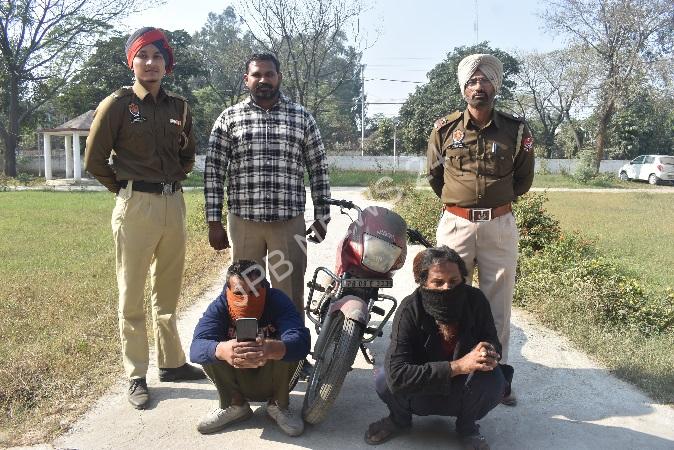 Jalandhar commissionerate police has arrested the snatcher along with mobile phones and motorcycles