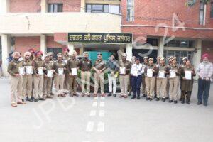 Read more about the article ਪੁਲਿਸ ਕਮਿਸ਼ਨਰ ਜਲੰਧਰ ਵੱਲੋਂ ਸ਼ਾਨਦਾਰ ਸੇਵਾਵਾਂ ਨਿਭਾਉਣ ਵਾਲੇ ਪੁਲਿਸ ਅਧਿਕਾਰੀਆਂ ਦਾ ਸਨਮਾਨ