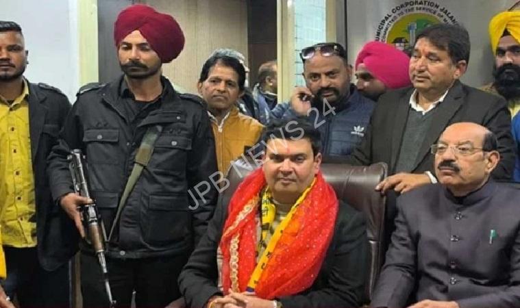 जालंधर के नव नियुक्त मेयर विनीत धीर पहुंचे नगर निगम ऑफिस, कही ये बात - Jalandhar newly appointed mayor vineet dhir reached the municipal corporation office and said this