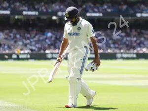 Read more about the article घरेलू क्रिकेट में रोहित शर्मा का खराब फॉर्म जारी, टीम से बाहर होने का खतरा बढ़ा – Rohit sharma poor form continues in domestic cricket, threat of being dropped from the team increases