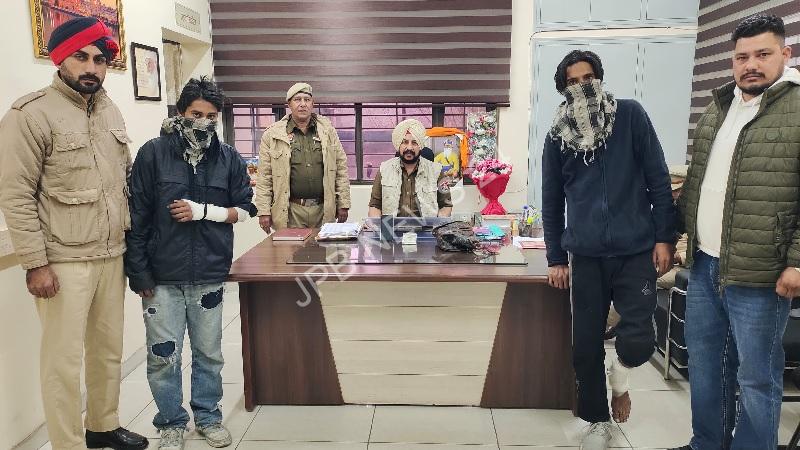 Commissionerate police arrested two robbers involved in several crimes