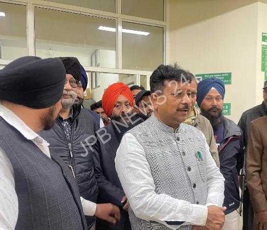 विधायक रमन अरोड़ा ने किया सिविल अस्पताल का निरीक्षण - MLA raman arora inspected the civil hospital