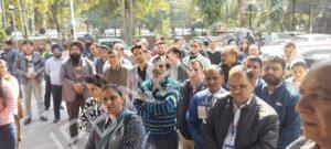 Read more about the article SBI मेन ब्रांच के बाहर UFBU का प्रदर्शन, 24-25 मार्च को हड़ताल का ऐलान – UFBU protest outside SBI main branch, strike announced on 24-25 march