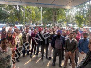 Read more about the article यूएफबीयू ने अपनी मांगों को लेकर रोष प्रदर्शन कर 24 और 25 मार्च को हड़ताल का किया आह्वान – UFBU called for a strike on 24 and 25 march by protesting over their demands