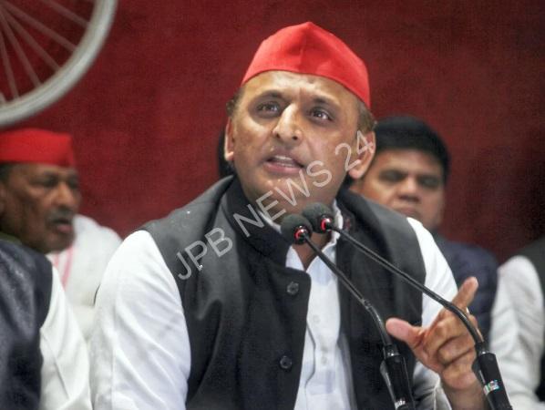 अखिलेश यादव ने महाकुंभ के दौरान यूपी में वाहनों के टोल माफ करने की मांग की - Akhilesh yadav demand waiver of toll for vehicles in UP during maha kumbh