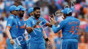 Read more about the article चैंपियंस ट्रॉफी के लिए नहीं चुने जाने पर रोहित शर्मा के पुरानी गेंद वाले दावे पर मोहम्मद सिराज का तीखा जवाब – Mohammed siraj sharp reply to rohit sharma old ball claim on not being selected for champions trophy