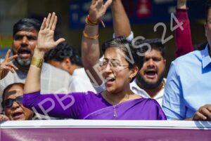 Read more about the article दिल्ली में AAP का प्रदर्शन, महिलाओं को ₹2500 देने के भाजपा के वादे को बताया ‘जुमला’ – AAP protest in delhi, called BJP promise of giving ₹2500 to women a ‘jumla’